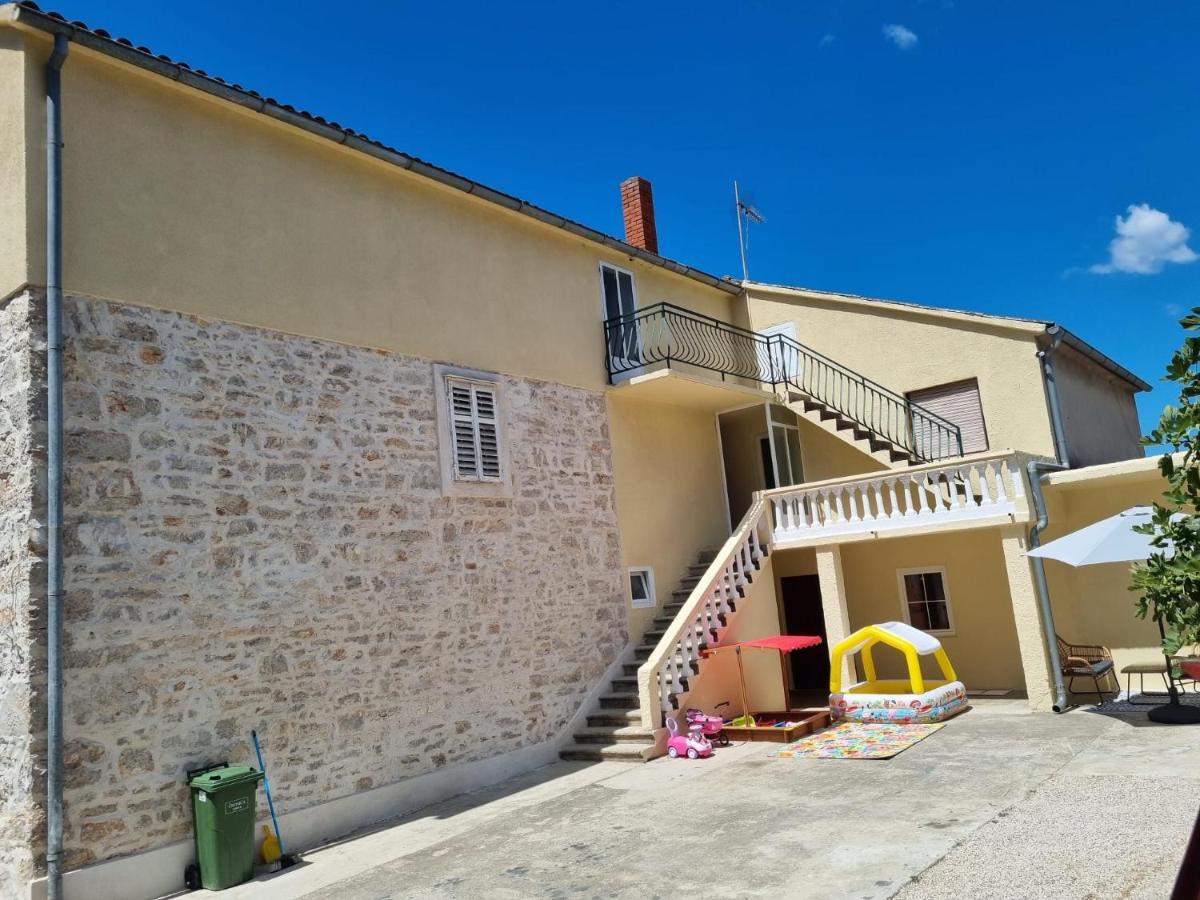 Apartmani Barbarosa Sveti Filip i Jakov Exterior foto